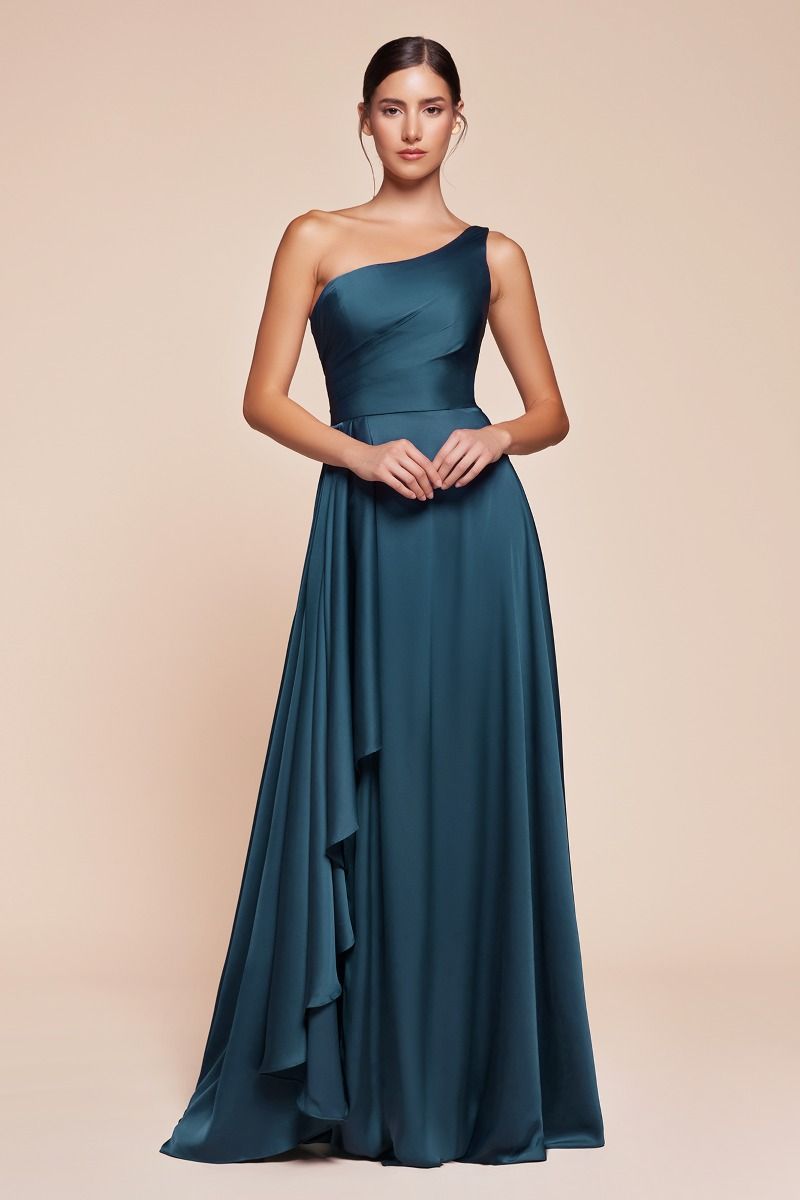 Elegante vestido largo de corte A presenta un elegante diseño de un solo hombro y una falda asimétrica y fluida confeccionada en suave satén