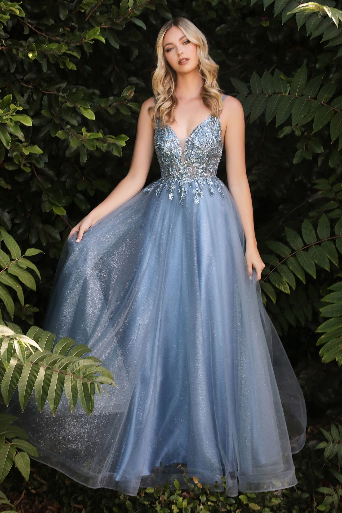 Vestido de corte A con capas de tul de lujo brillante y apliques de encaje brillante