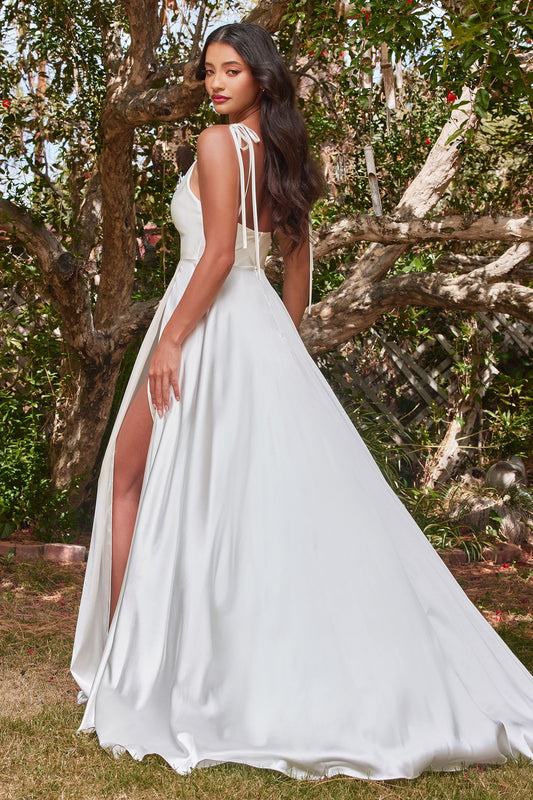 Vestido de novia satin suelto con delicados tirantes ajustables y abertura en pierna