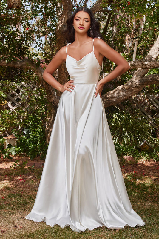 Vestido de novia satin suelto con delicados tirantes ajustables y abertura en pierna