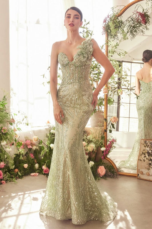 Impresionante vestido bordado con una maravillosa tela brillante con una silueta ajustada al cuerpo y un escote en forma de corazón de un solo tirante