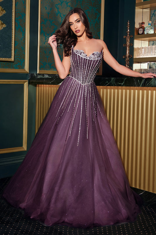Deslumbrante vestido de fiesta sin tirantes, con un escote adornado con cuentas y llamativos adornos lineales de cristal, falda de tul en capas con purpurina flocada