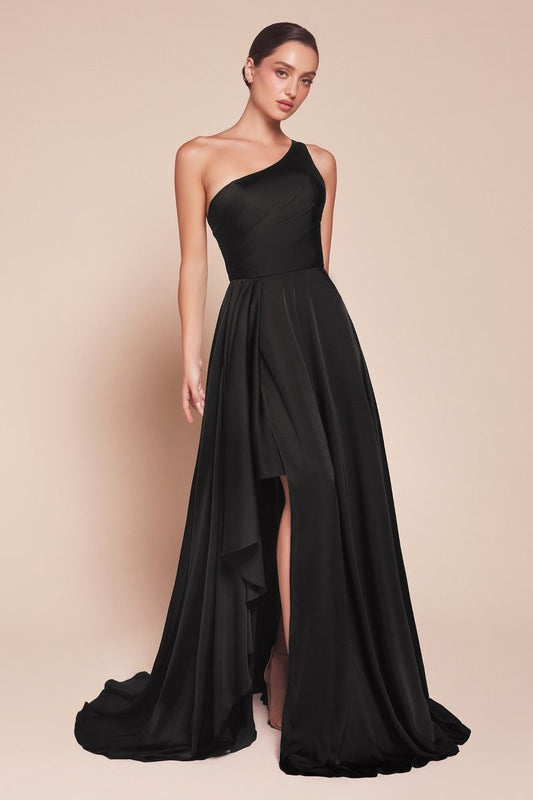 Elegante vestido largo de corte A presenta un elegante diseño de un solo hombro y una falda asimétrica y fluida confeccionada en suave satén